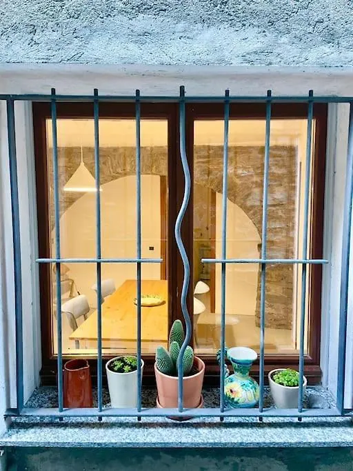Casa Curie 17 In Borgo Storico Villa Moltrasio Holiday home