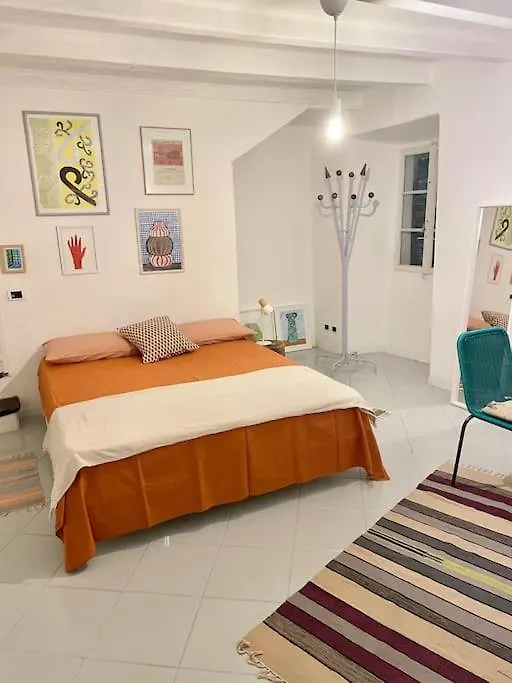 Casa Curie 17 In Borgo Storico Villa Moltrasio 0*,